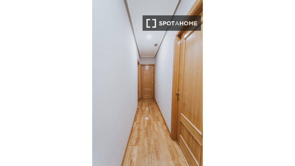 Double room Madrid, 4 beds — photo 19