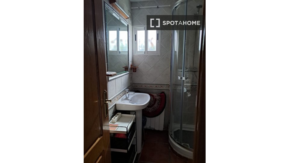 Double room Madrid, 3 beds — photo 31