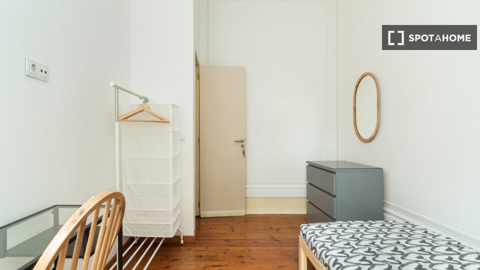 Double room Lisbon, 11 beds — photo 18