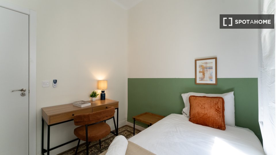 Double room Madrid, 7 beds — photo 12