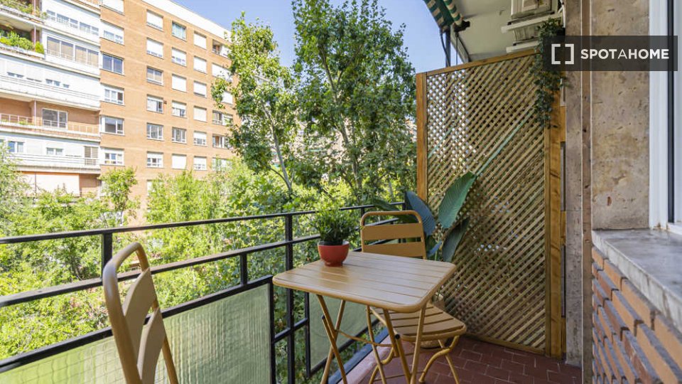 Double room Madrid, 6 beds — photo 49