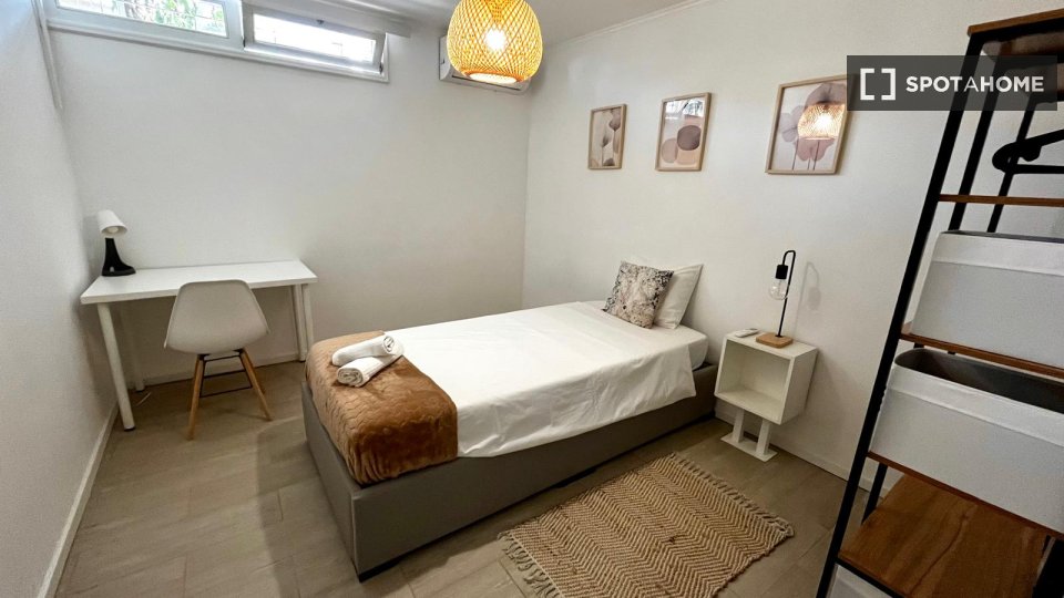 Double room Porto, 3 beds, 85m² — photo 22