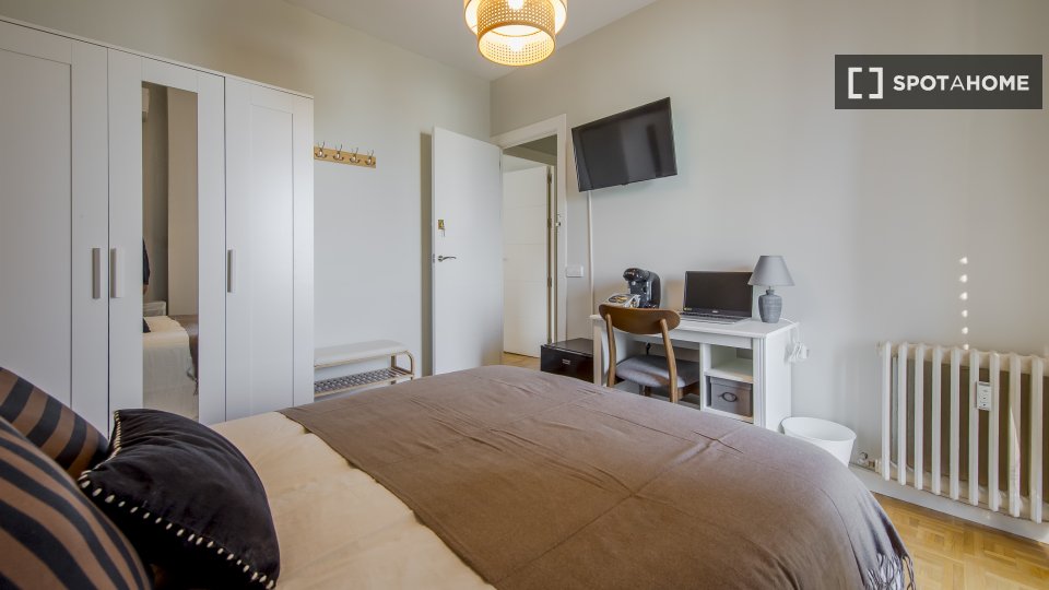 Double room Madrid, 7 beds, 200m² — photo 9