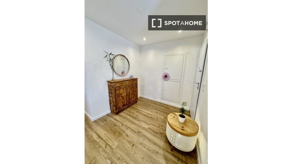 Apartment Lisbon, 3 beds, 135m² — photo 29