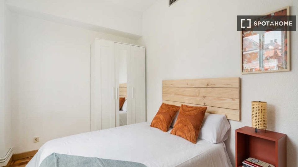 Double room Madrid, 10 beds — photo 33