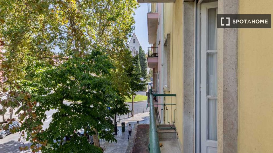Double room Lisbon, 5 beds — photo 26
