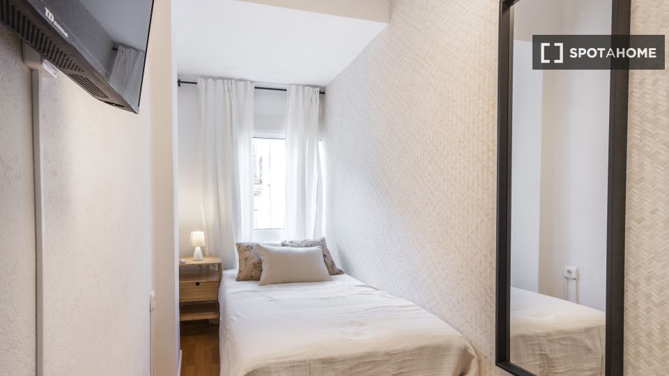 Double room Alicante, 8 beds — photo 18