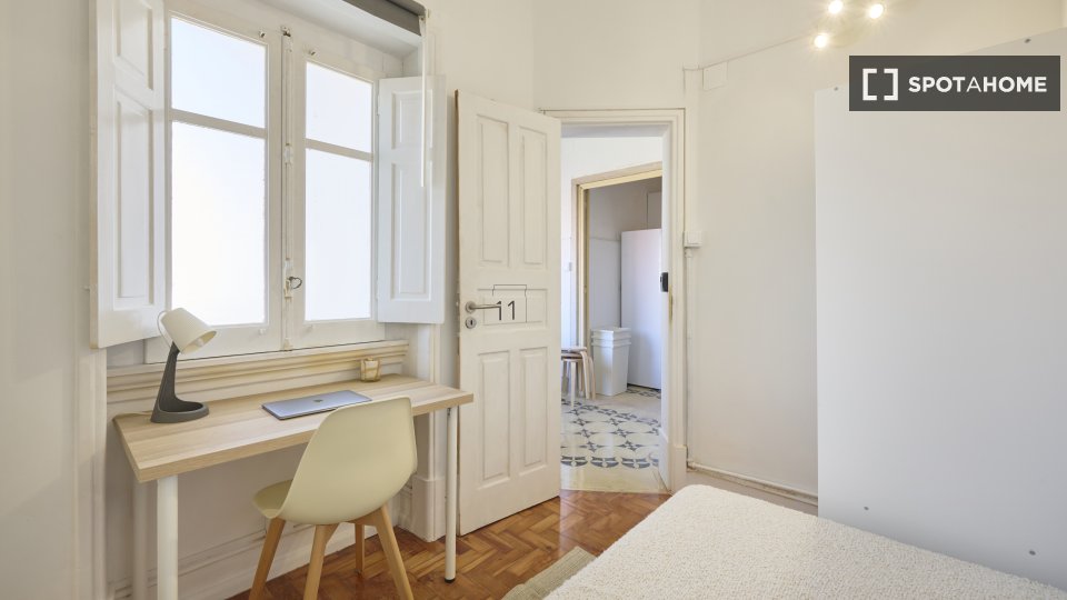 Double room Lisbon, 11 beds — photo 23