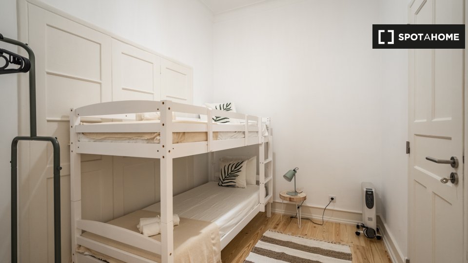 Apartment Lisbon, 3 beds — photo 19