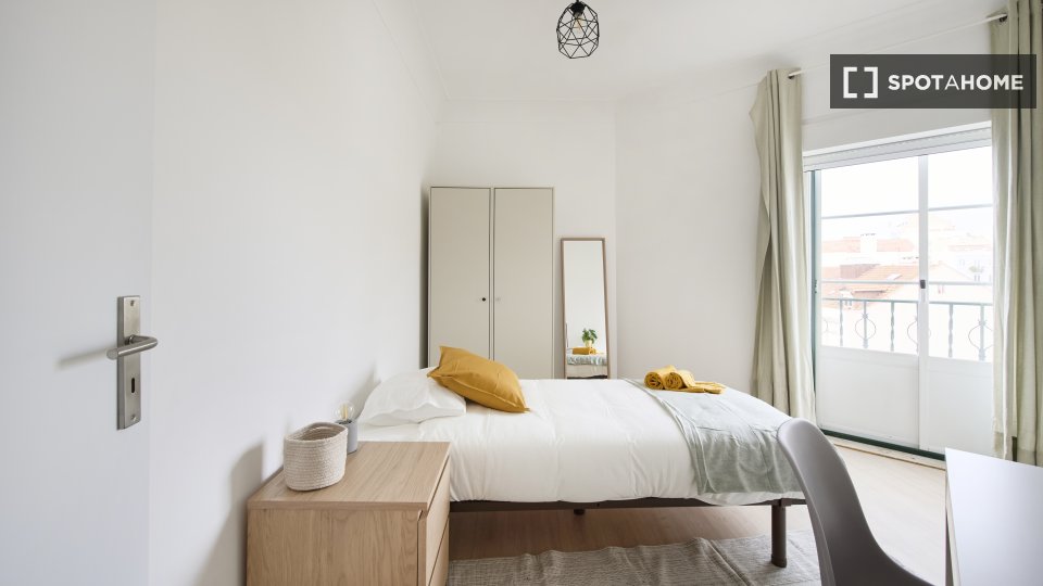 Double room Lisbon, 9 beds — photo 12