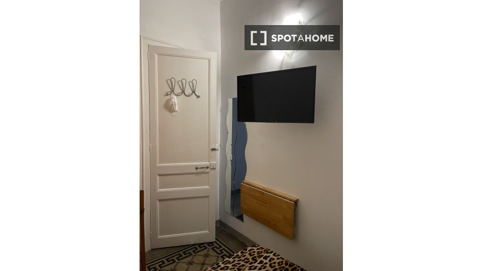 Double room Barcelona, 4 beds, 70m² — photo 2