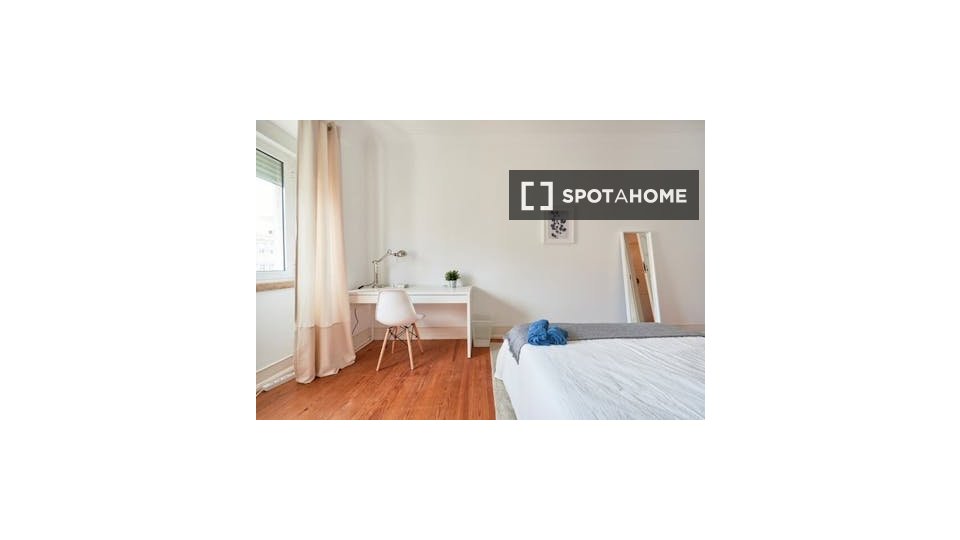 Double room Lisbon, 5 beds — photo 3