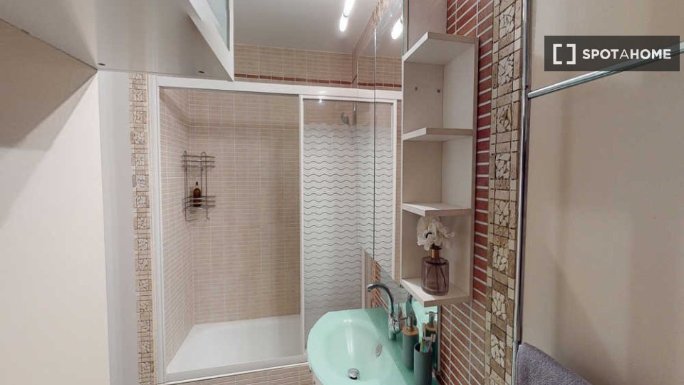 Double room Paris, 4 beds, 90m² — photo 18