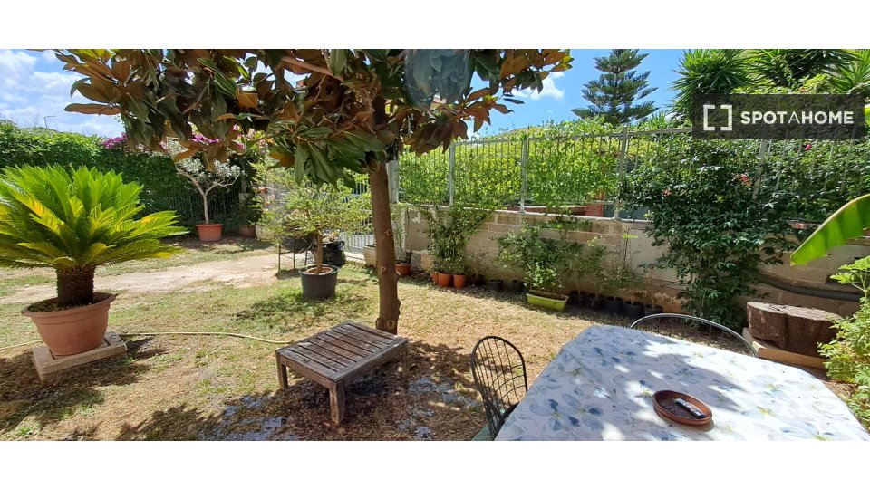 Double room Rome, 4 beds, 90m² — photo 2