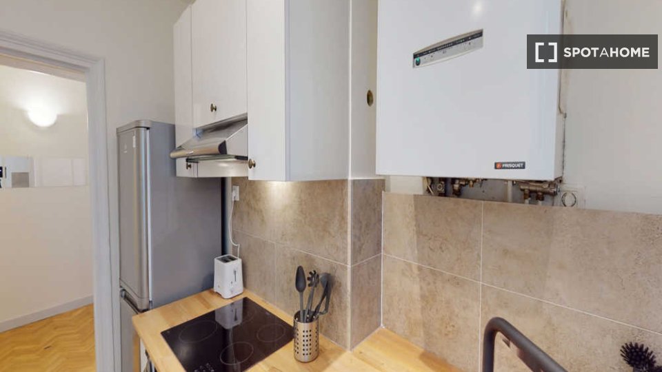 Double room Paris, 5 beds, 110m² — photo 10