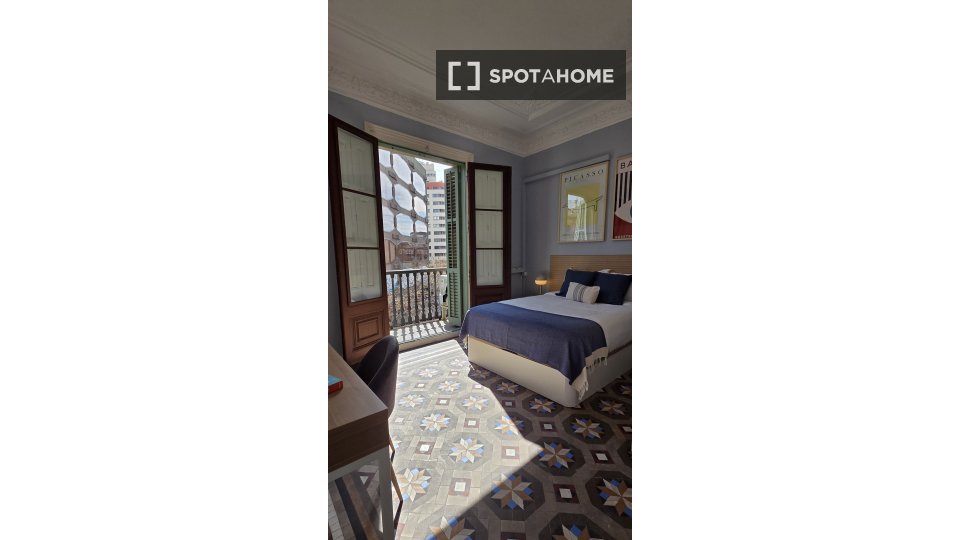 Double room Barcelona, 10 beds, 210m² — photo 16