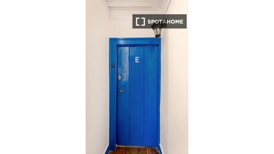 Apartment Lisbon, 1 bed — photo 9