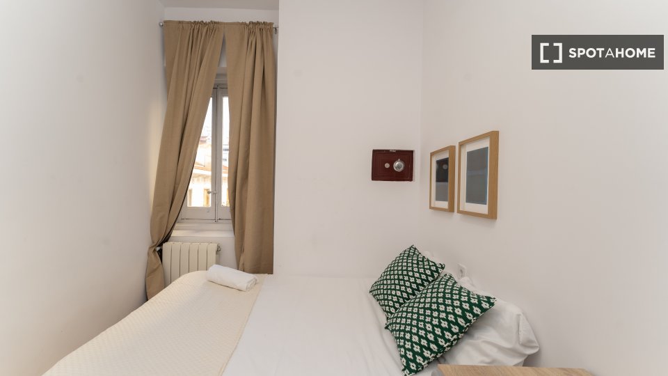 Double room Madrid, 10 beds — photo 37