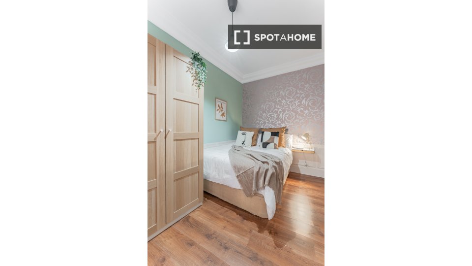 Double room Madrid, 10 beds, 173m² — photo 60