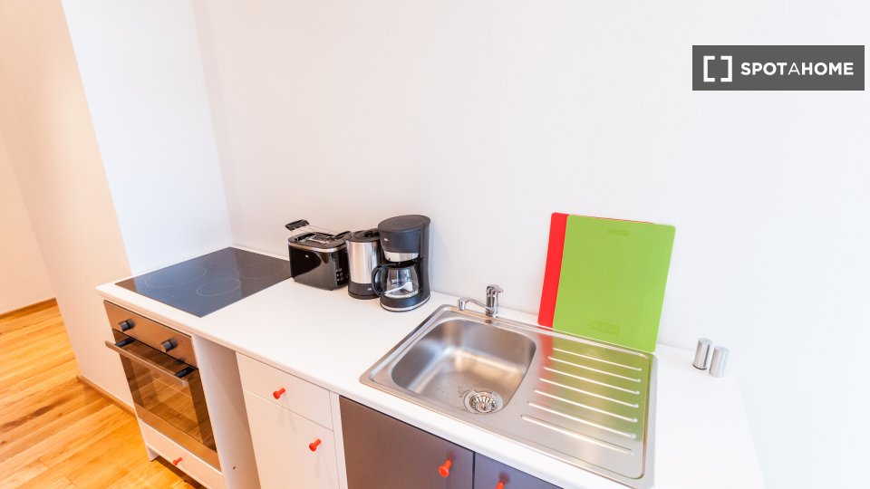 Double room Munich, 3 beds, 81m² — photo 14