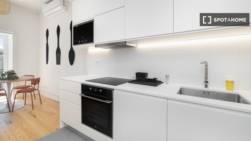 Apartment Lisbon, 3 beds — photo 12