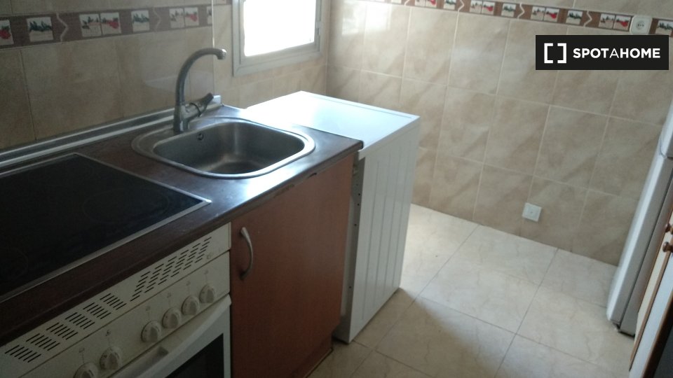 Double room Madrid, 2 beds — photo 3