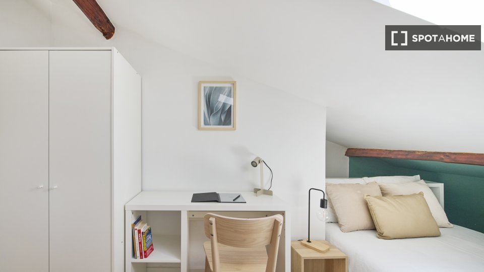 Double room Lisbon, 9 beds — photo 8