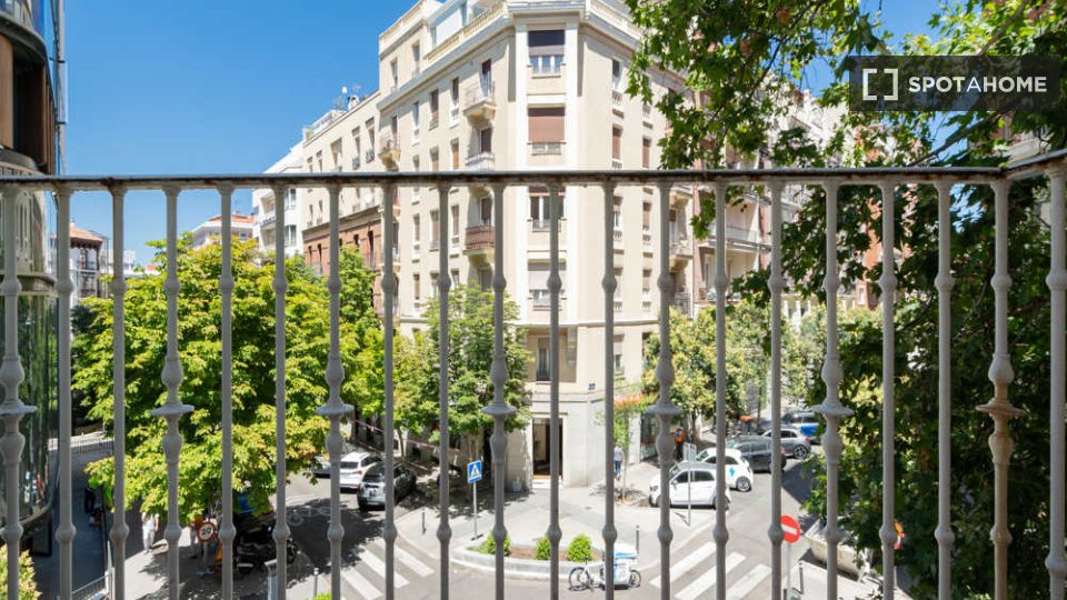 Double room Madrid, 7 beds — photo 36