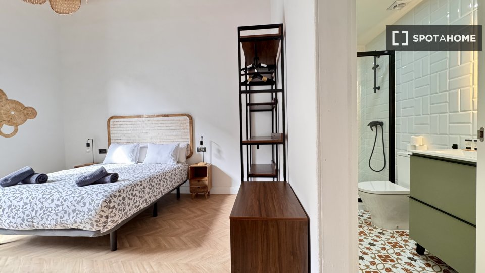 Double room Barcelona, 5 beds — photo 16