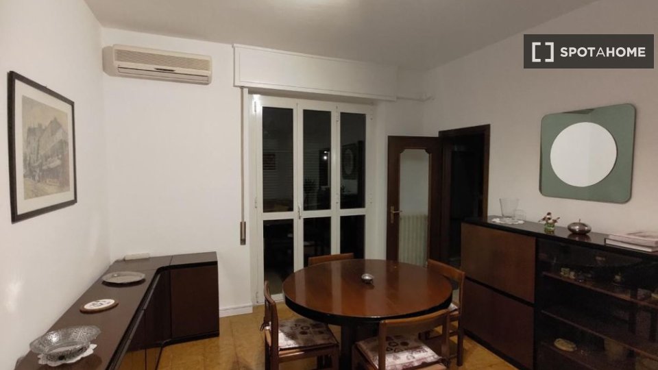Double room Milan, 2 beds — photo 2
