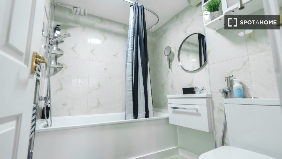 Apartment London, 4 beds, 102m² — photo 16