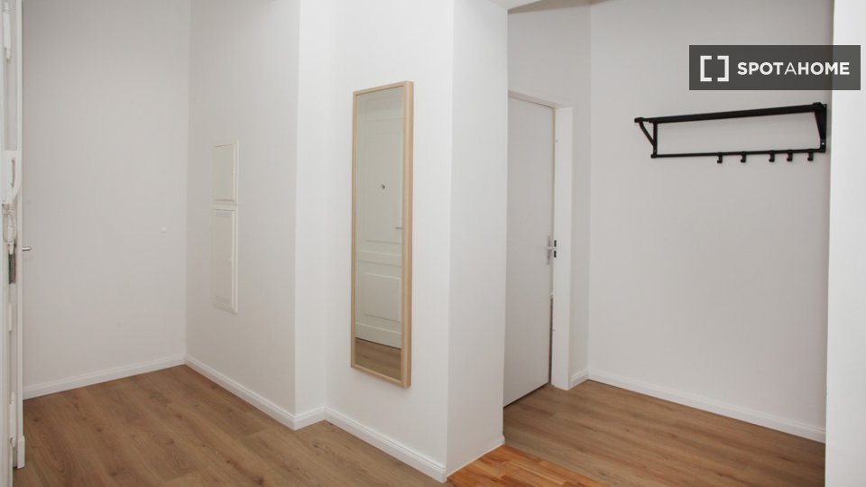 Double room Berlin, 4 beds, 90m² — photo 3