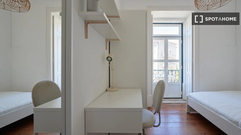 Double room Lisbon, 6 beds — photo 1