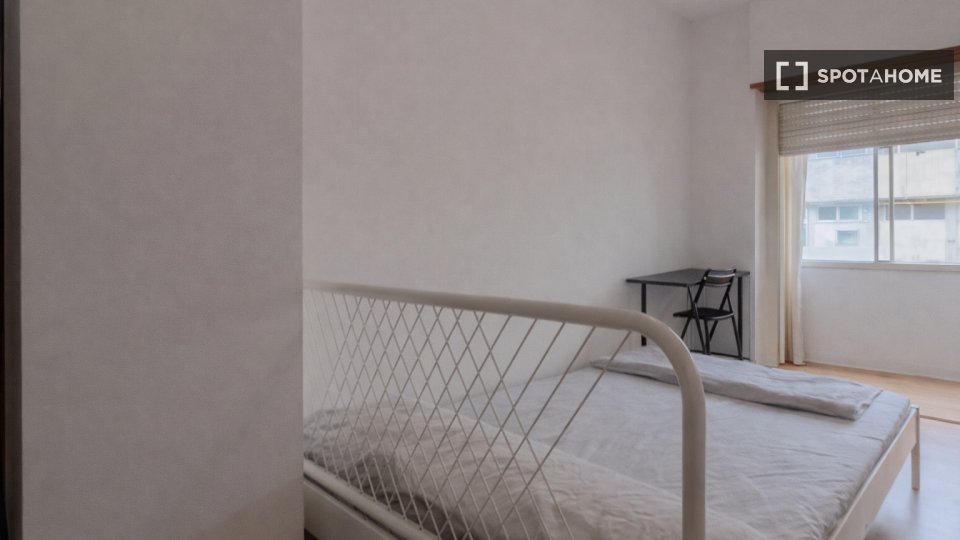Double room Lisbon, 6 beds, 115m² — photo 29