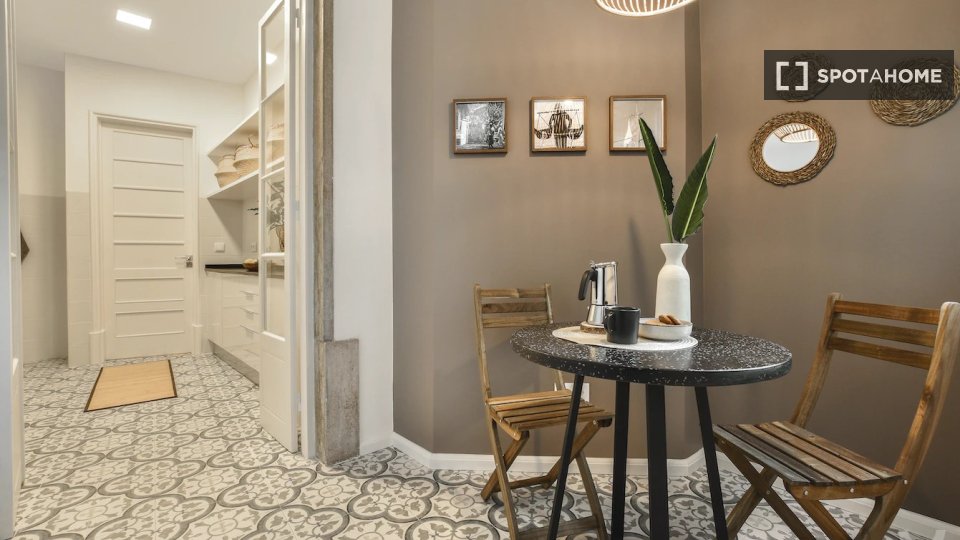 Apartment Lisbon, 2 beds — photo 18