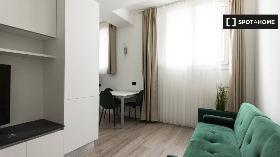 Apartment Milan, 1 bed — photo 1