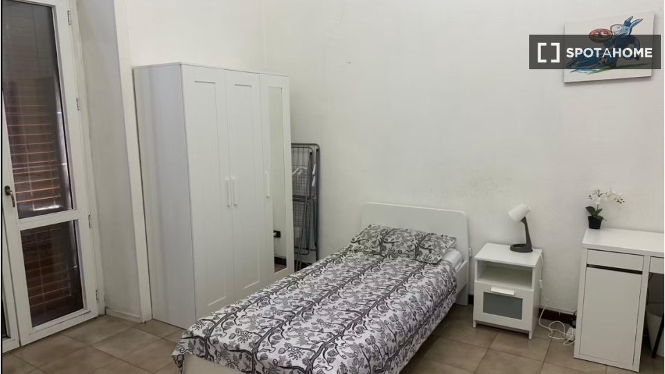 Double room Naples, 3 beds, 100m² — photo 4