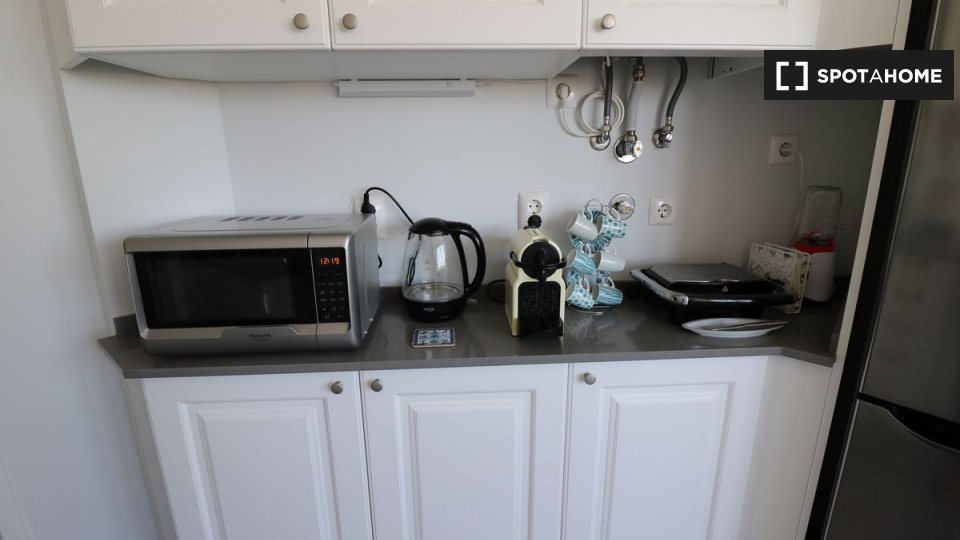 Double room Lisbon, 3 beds, 69m² — photo 14