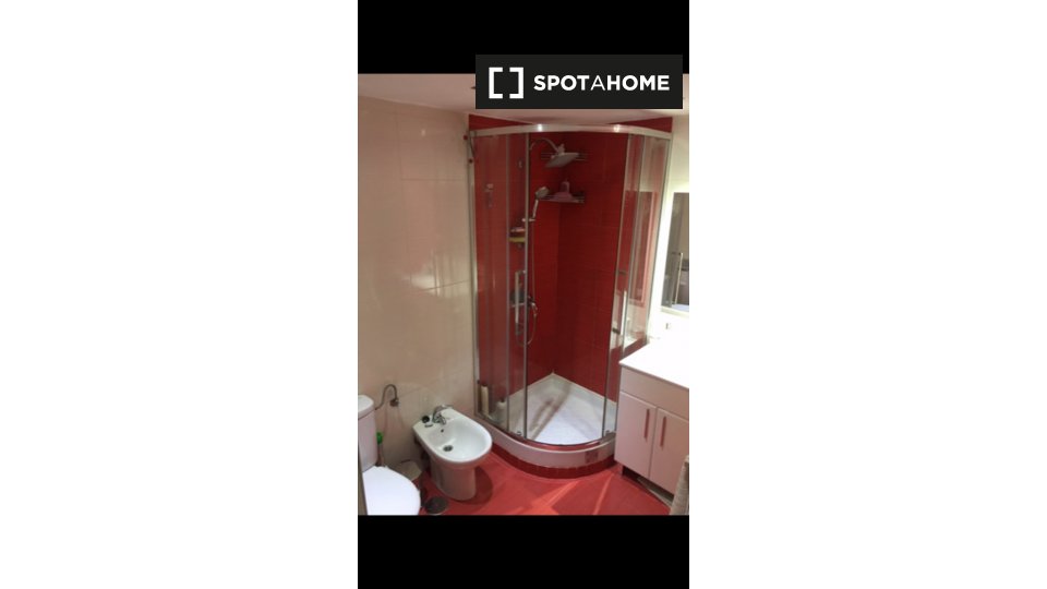 Double room Madrid, 3 beds, 90m² — photo 7