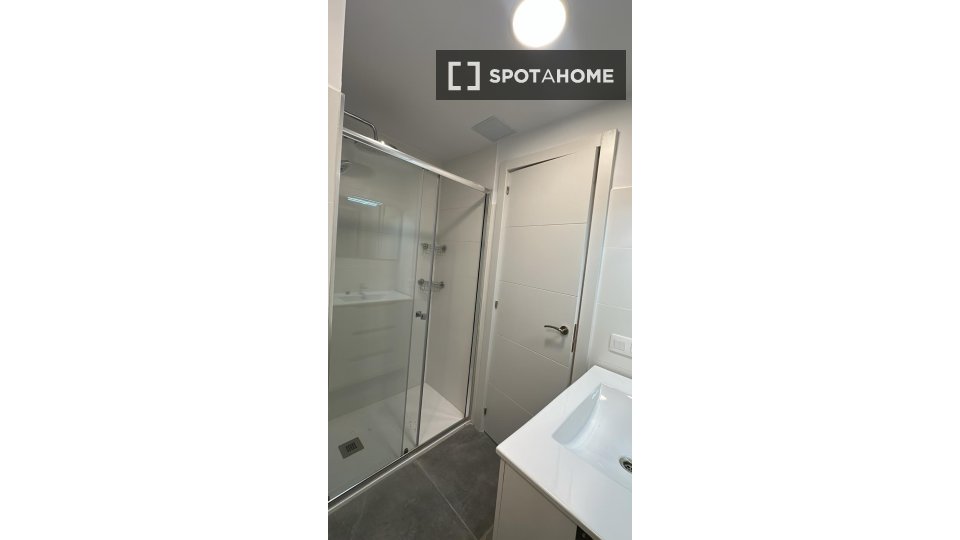 Double room Las_Palmas_De_Gran_Canaria, 6 beds — photo 10