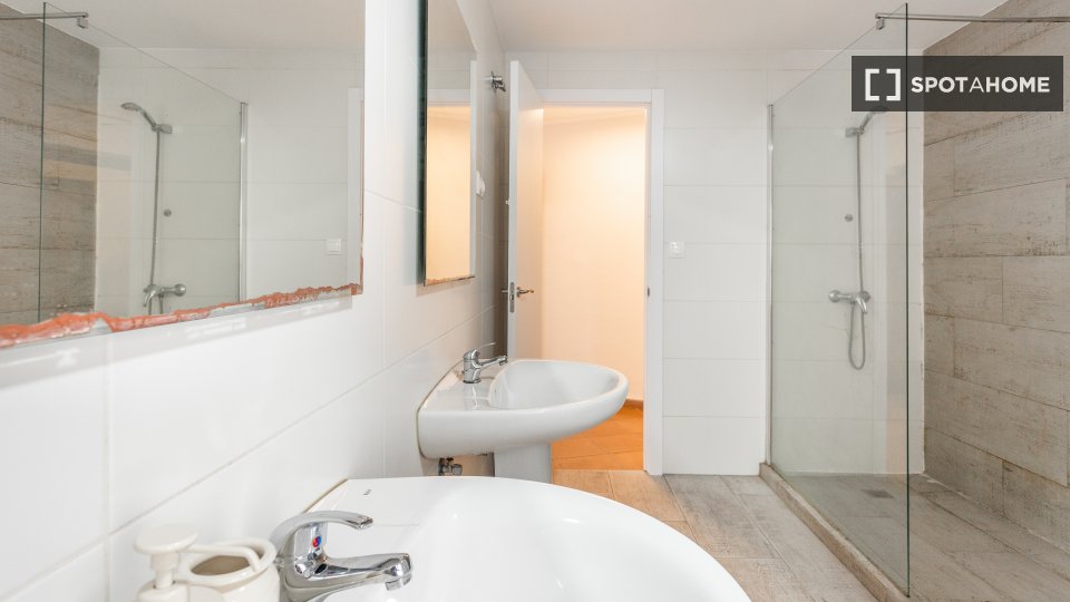 Double room Alicante, 8 beds, 200m² — photo 18