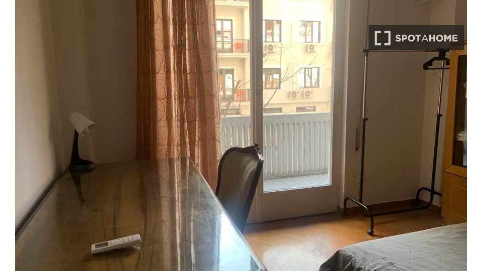 Double room Athens, 4 beds — photo 14
