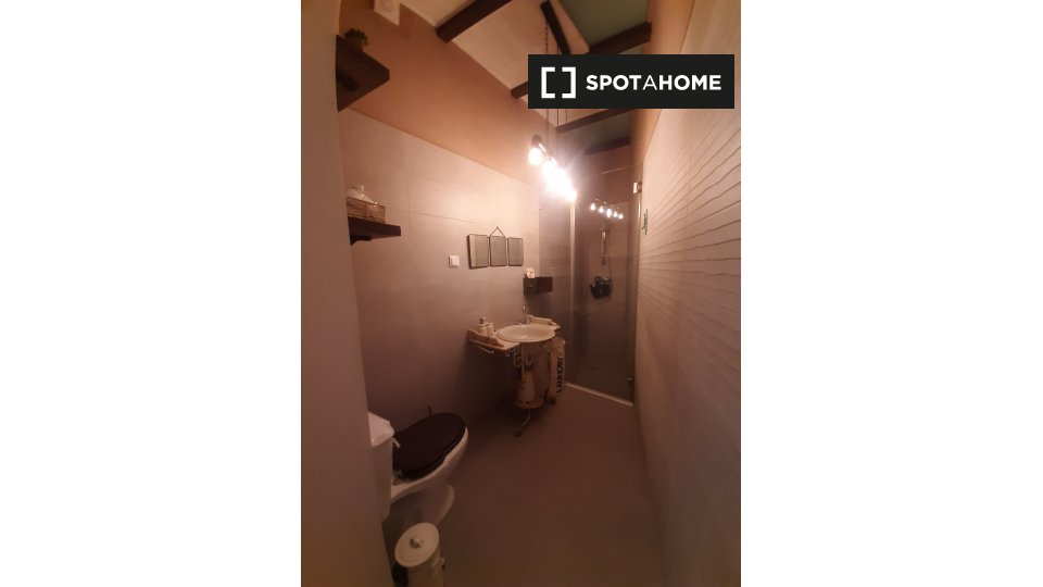 Apartment Lisbon, 2 beds, 60m² — photo 18