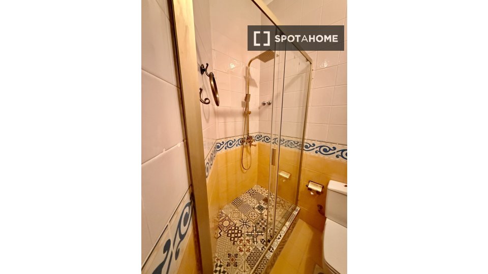 Double room Granada, 1 bed — photo 15