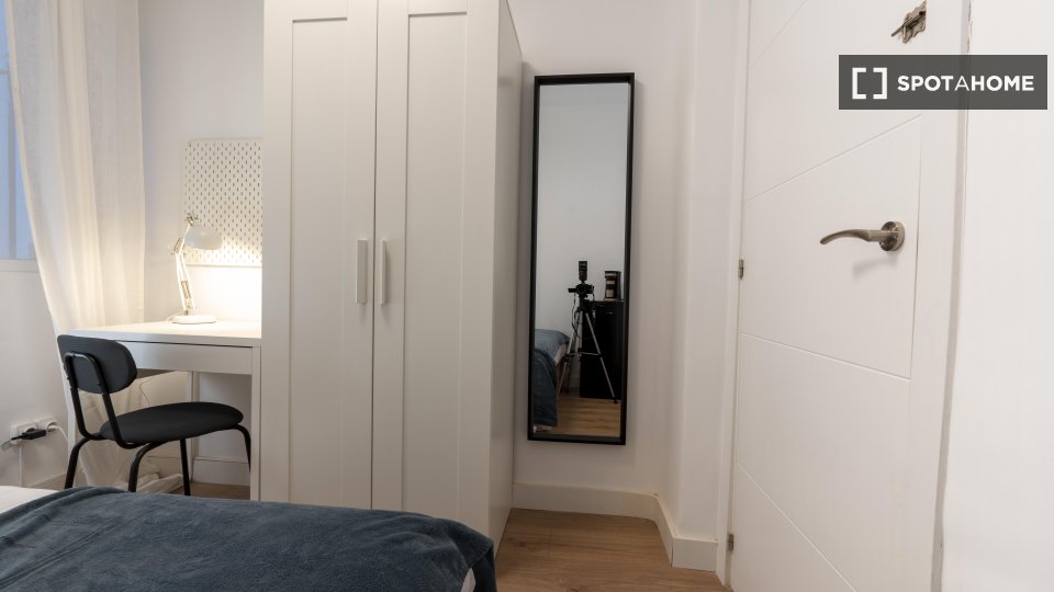 Chambre double Madrid, 4 chambres — photo 11