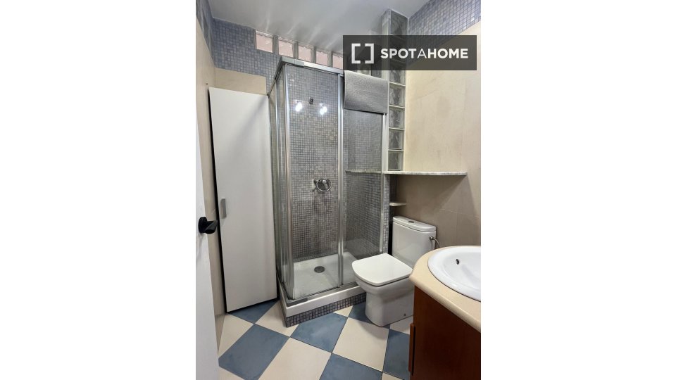 Double room Granada, 4 beds — photo 10