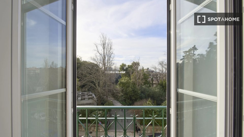Double room Lisbon, 6 beds — photo 19