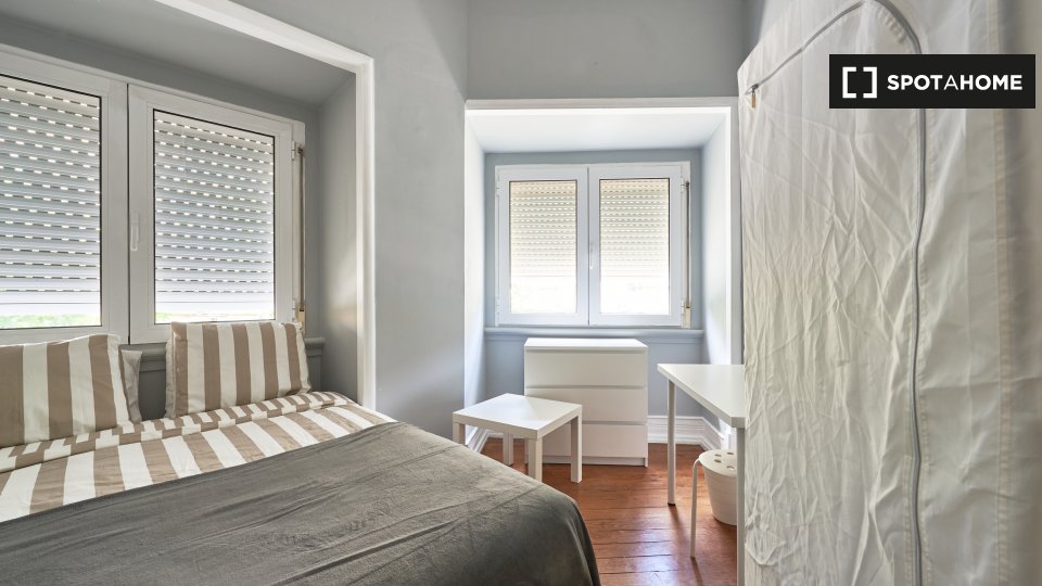 Double room Lisbon, 8 beds — photo 1