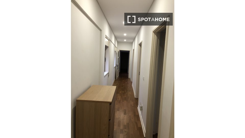 Apartment Coimbra, 4 beds, 129m² — photo 18
