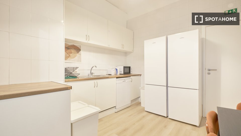 Double room Lisbon, 10 beds — photo 14